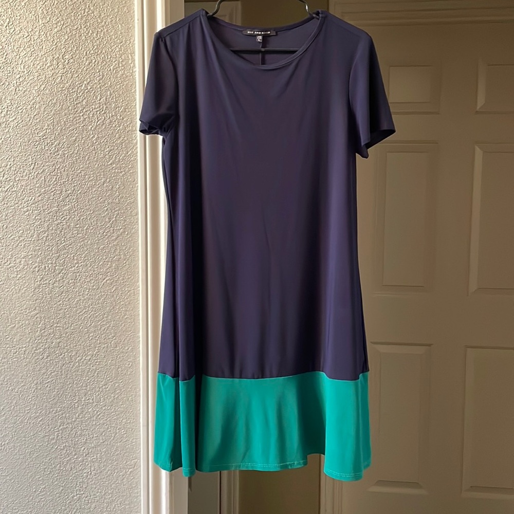 Short sleeve color block dress